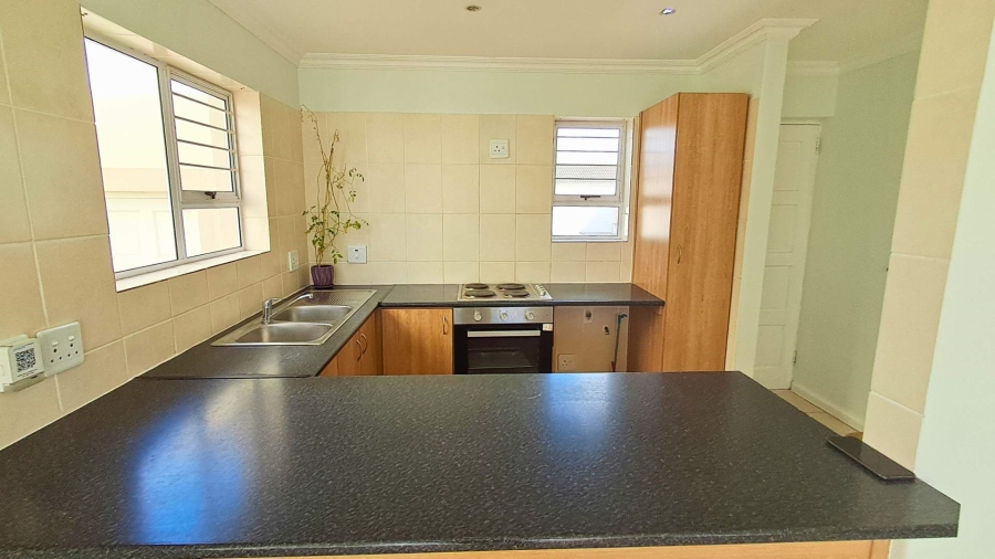 To Let 2 Bedroom Property for Rent in Somerset West Western Cape